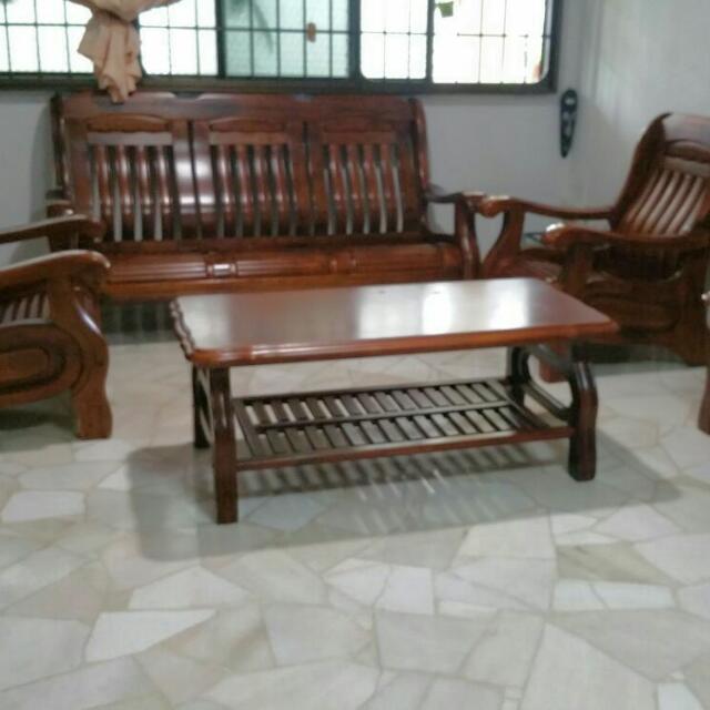 Classic Teak Wood Finish Wooden Sofa Set w Table. Ideal For Hall Room