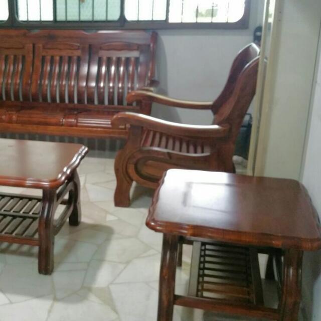 Classic Teak Wood Finish Wooden Sofa Set w Table. Ideal For Hall Room
