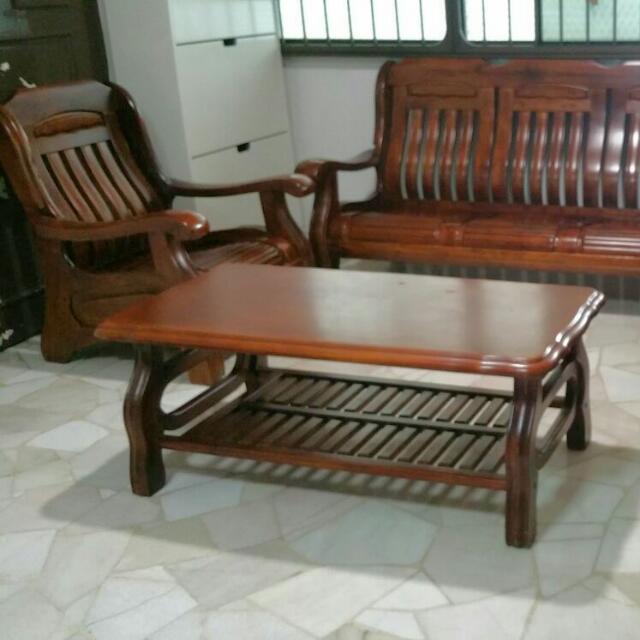 Classic Teak Wood Finish Wooden Sofa Set w Table. Ideal For Hall Room