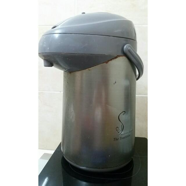 Tiger Singapore Thermo Pot 2 Litre Kitchen Appliances On Carou Home Kitchen Appliances Photo