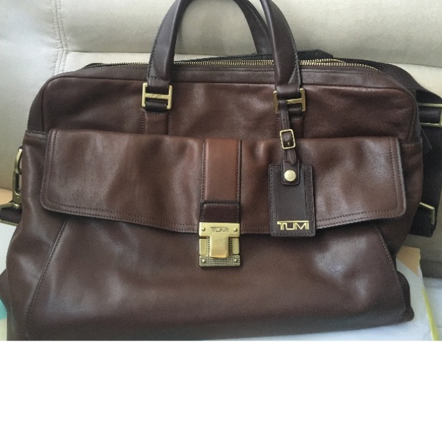 Tumi beacon brief clearance
