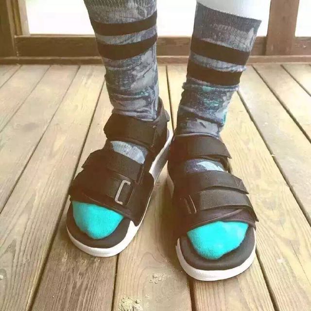 nike benassi betrue