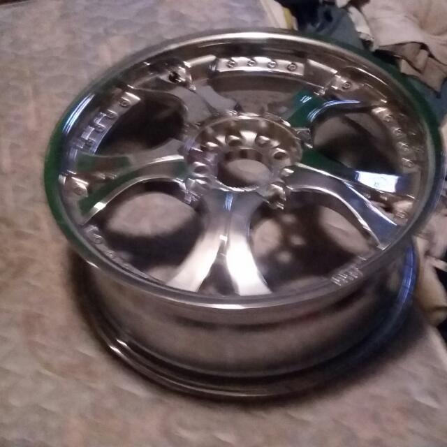 Universal 5 deals lug rims