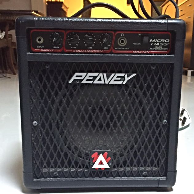 Peavey Micro Bass 1x8 20W bass amp, Hobbies & Toys, Music & Media