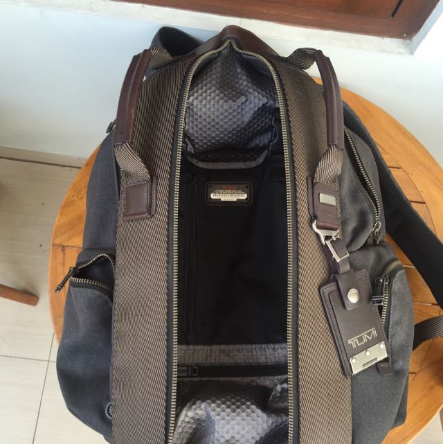 Tumi alpha sale bravo travis