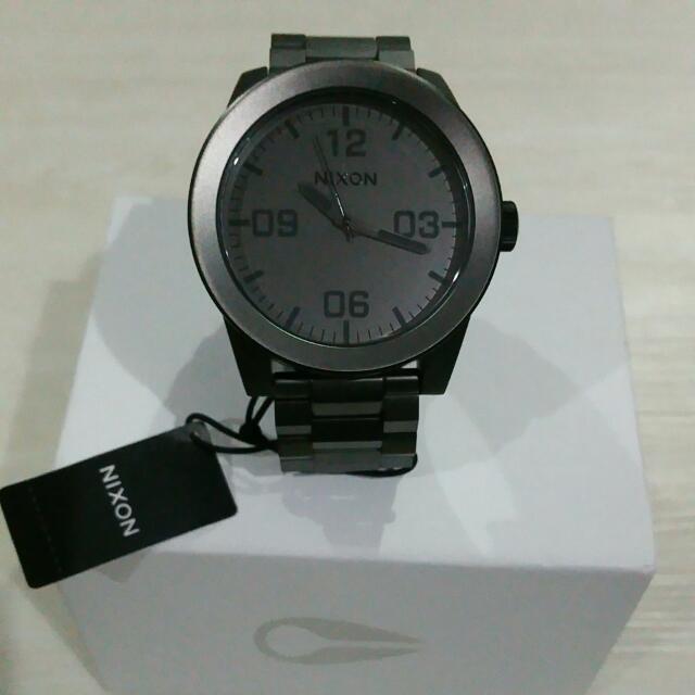 Nixon Corporal SS all Black Men s Fashion Activewear on Carousell