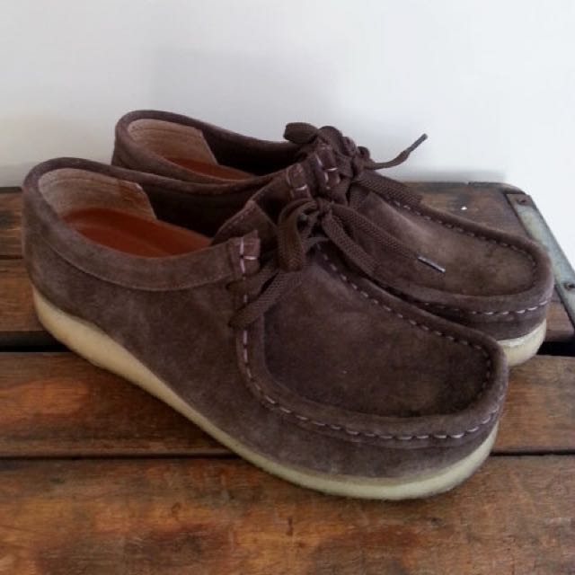buy clarks wallabees
