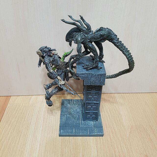 Mcfarlane Toys Alien Vs Predator Avp Movie Toys Games Bricks Figurines On Carousell