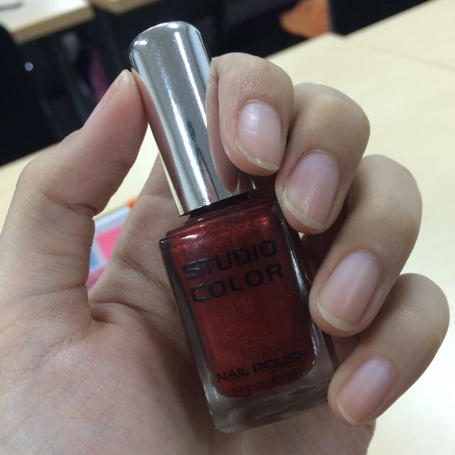 Studio Color Red Nail Polish Kuteks Warna Merah Kesehatan Kecantikan Di Carousell