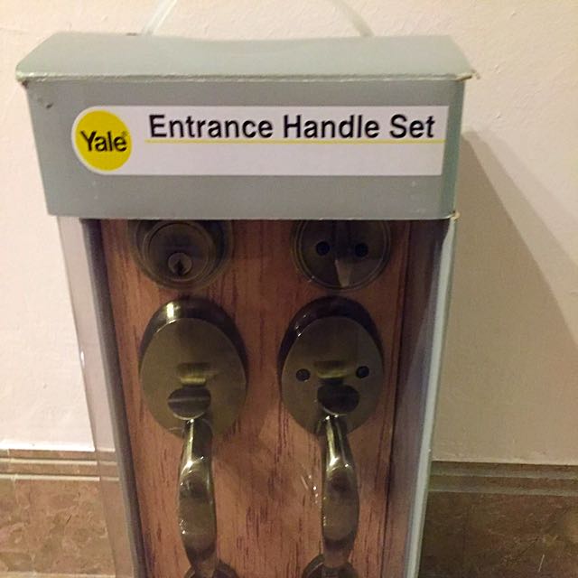 Yale Door Handle, Property on Carousell