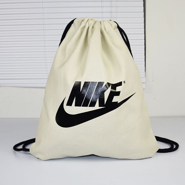 white nike drawstring bag