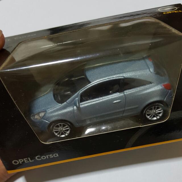 miniature opel corsa