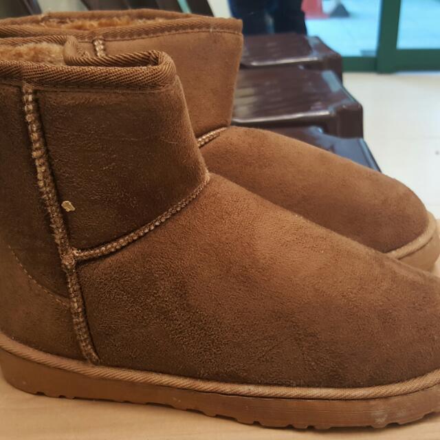 Price Reduced Winter Boots For Sale Women S Fashion On Carousell