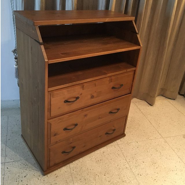 Changing Table and Drawers, Furniture & Home Living, Furniture, Tables