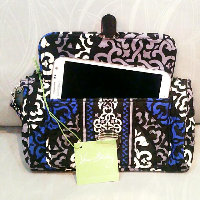 Vera bradley pushlock wristlet top