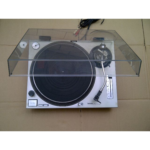 Technics Quartz Direct Drive Turntable System SL1200MK2, Audio