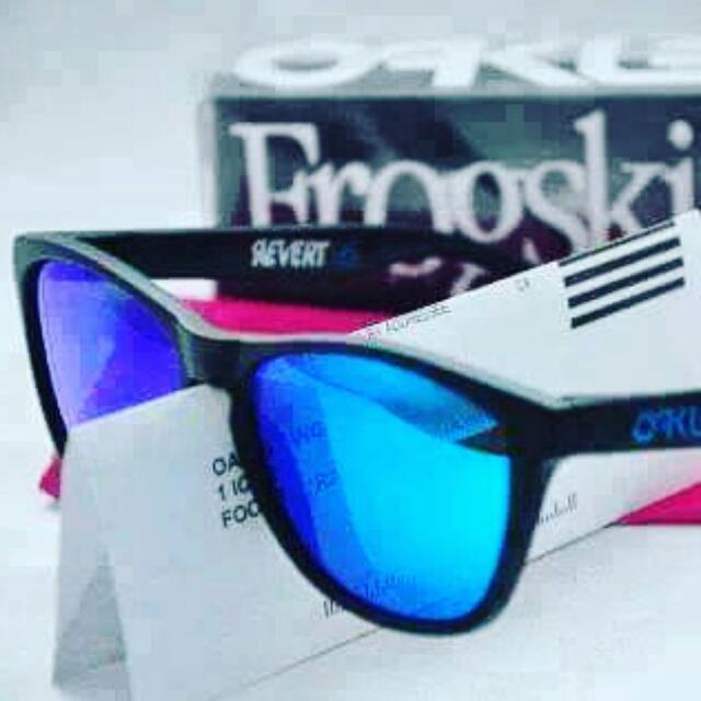 Oakley revert shop 95