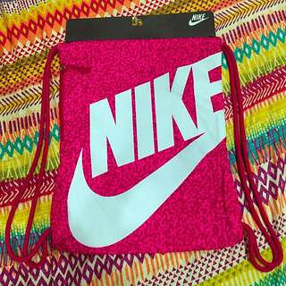 Nike 束口袋背包 🎉