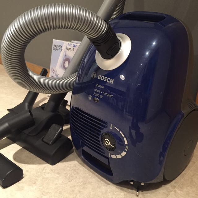 3mth old Bosch Vacuum Cleaner BSD3300, TV & Home Appliances, Vacuum