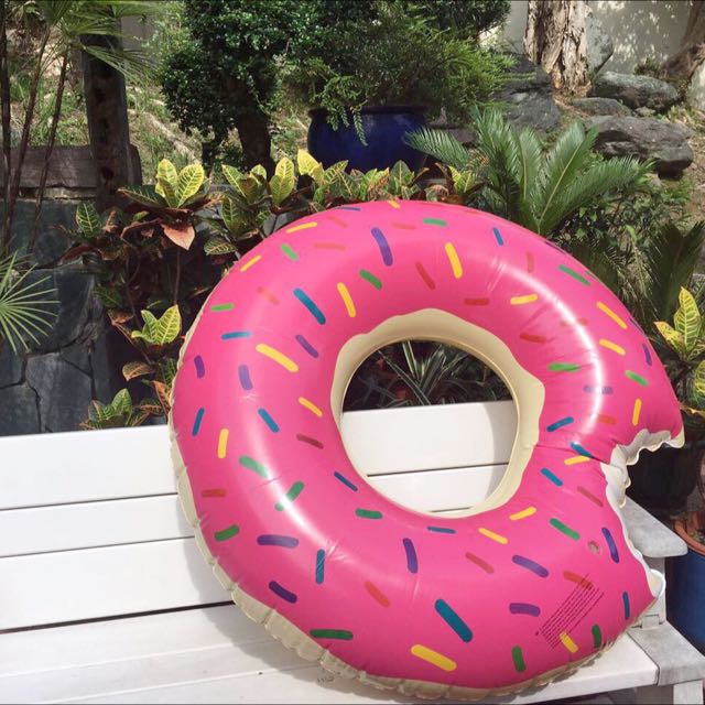 DONUT POOL FLOAT (Category: Flipflops and Slides) located in Kuala Lumpur. Submitted by hgstorekl (Listing ID 57490582, Image 1). Description: Dount Pool Float Price - Rm60 Postage - Rm10 COD - KL Size wide - 122cm Material - 0.3mm PVC.