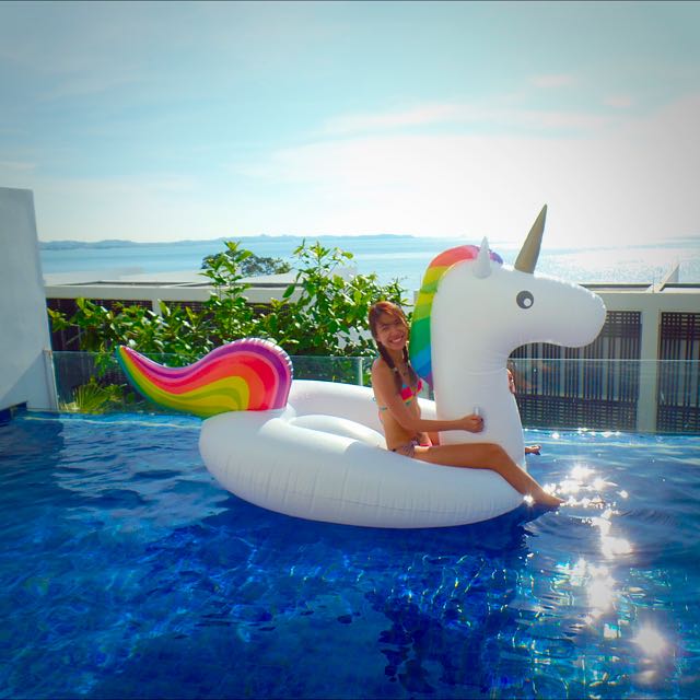 LARGE UNICORN FLOAT (Category: Everything Else) located in Singapore. Submitted by nataliedarleneyeo (Listing ID 57533837, Image 2). Description: .