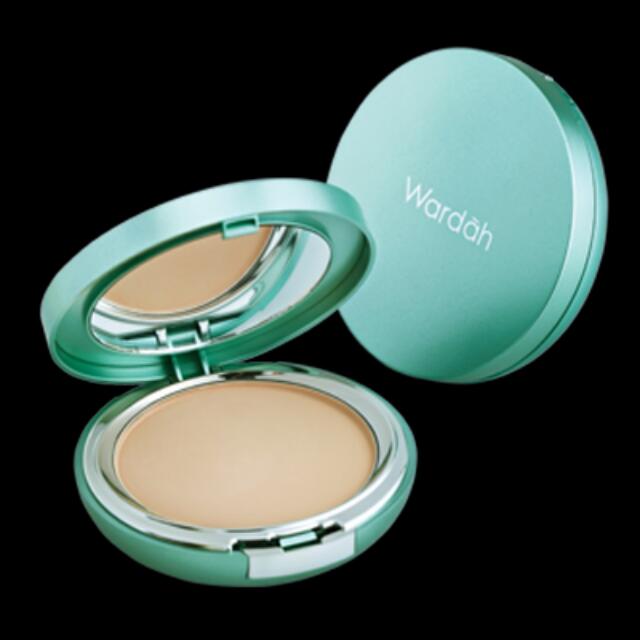Wardah Halal Exclusive Compact Powder Health Beauty On Carousell
