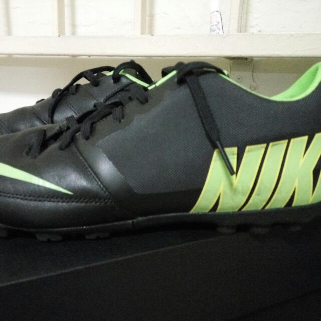 nike bomba turf
