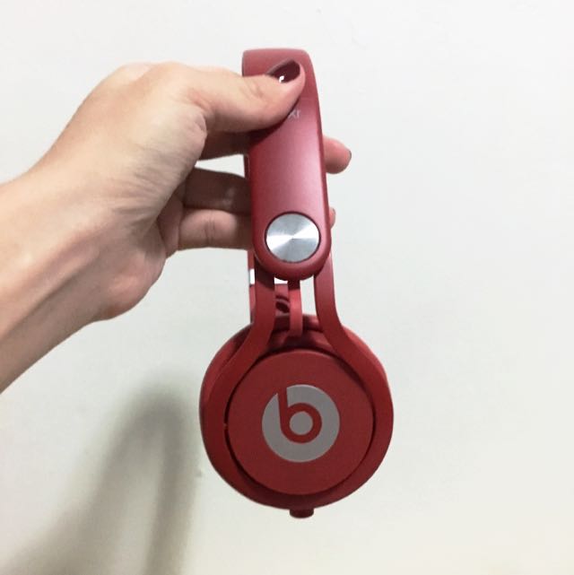 Beats by dr. Dre Mixr Comparison (Real vs. Fake) 