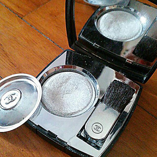 chanel makeup highlighter