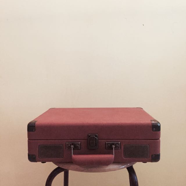 CROSLEY X URBANOUTFITTERS Cruiser Record Player with NEW NP6