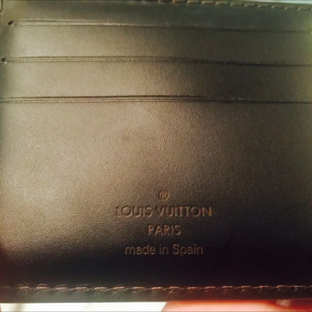 Fashion House Amman - Men's Louis Vuitton Wallet ————— Shop Designer Wallets  Online & In-Store www.fashionhouseamman.com —————