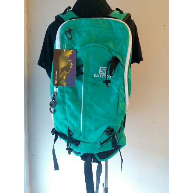 Salomon Quest Backpack, Sports Equipment, Hiking & Camping on Carousell