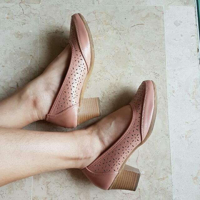 nude pink heel