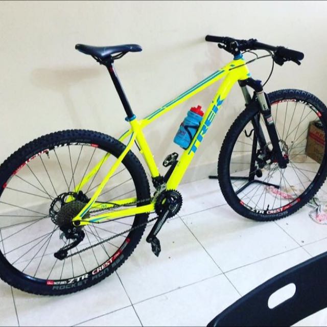 Trek Superfly 5, Sports Equipment, Sports \u0026 Games, Racket \u0026 Ball Sports on  Carousell