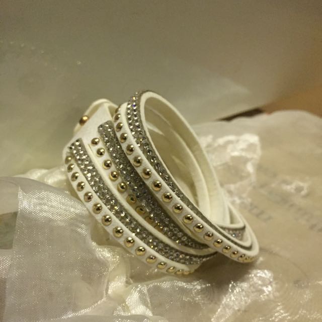 Bracelet (Category: Bracelets) located in Singapore. Submitted by milo_van (Listing ID 57787808, Image 3). Description: .