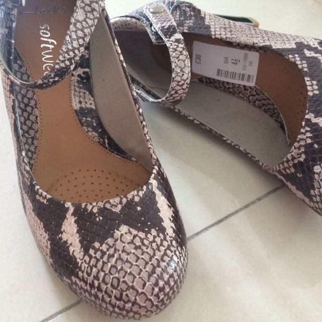 Clarks Original Deva Dolly