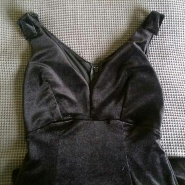 Pinup Girl Laura Byrnes Gilda Dress Women S Fashion On Carousell