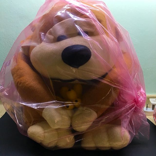 Big Grumpy Monkey ! (Category: Plushies & Soft Toys) located in Singapore. Submitted by lech45e (Listing ID 57962210, Image 1). Description: .