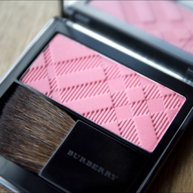 burberry blush 06