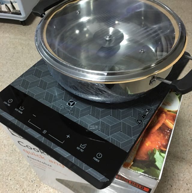 Electrolux Portable Induction Cooker ETD29PKB, TV & Home Appliances, Kitchen Appliances, Cookers