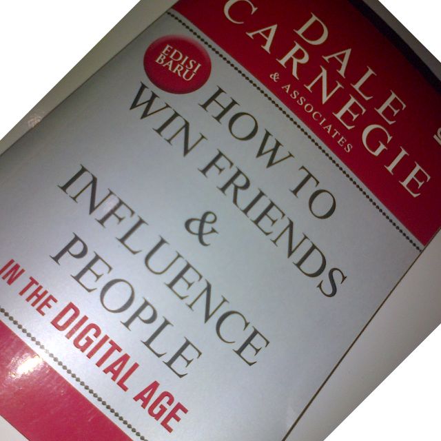 How To Win Friends Influence People In Digital Age Bagaimana Mencari Kawan Dan Mempengaruhi Orang Lain Di Era Digital Buku Alat Tulis Di Carousell How To Win Friends Influence People In Digital Age Bagaimana Mencari Kawan Dan Mempengaruhi Orang Lain Di Era Digital Buku Alat Tulis Di Carousell