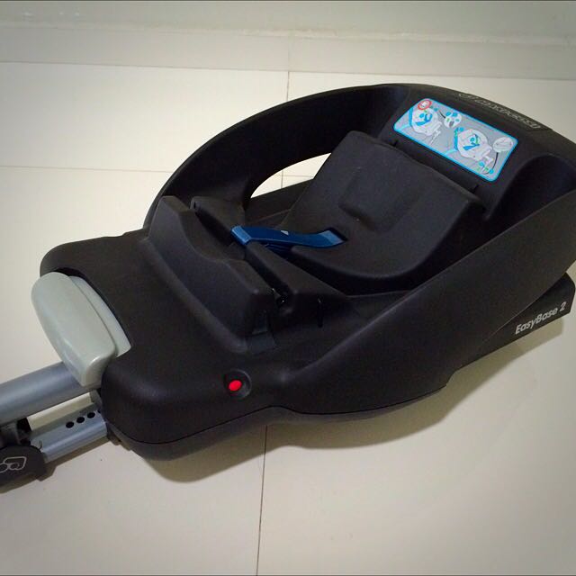 Maxi Cosi Pebble Car Seat with EasyBase 2 for Pebble Cabriofix