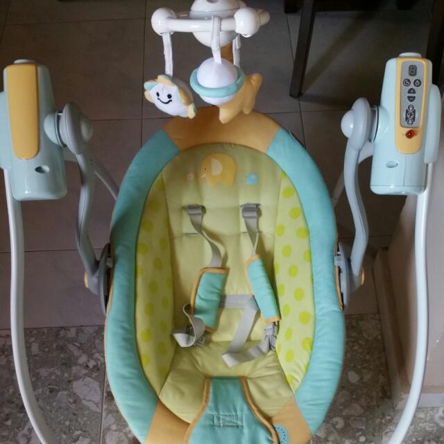 Automatic Baby Rocker, Babies & Kids, Infant Playtime on Carousell