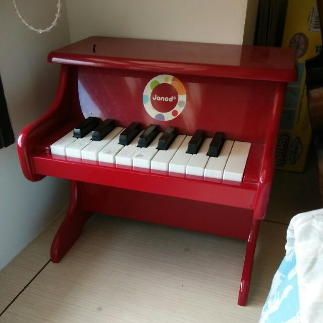janod toy piano
