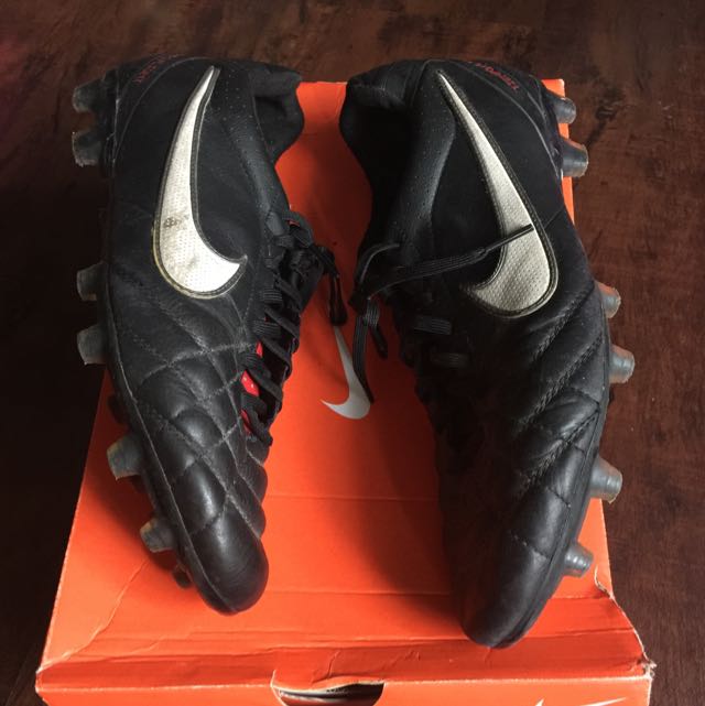 nike tiempo flight fg