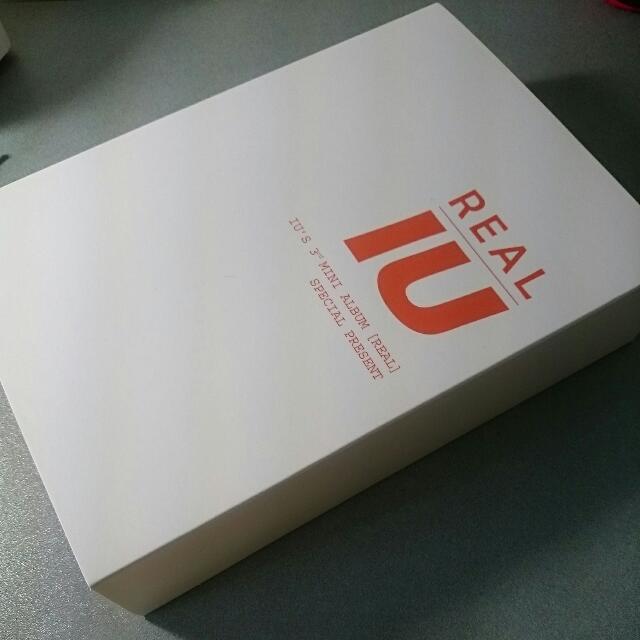 REAL IU SPECIAL PRESENT SET (Limited Edition)