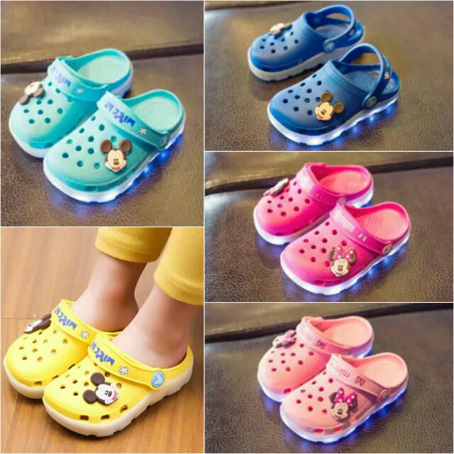 Crocs led mickey store
