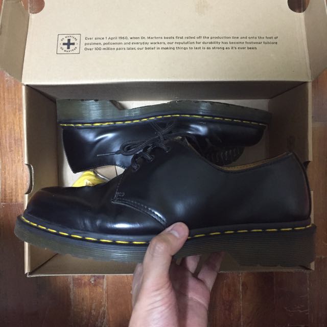 dr martens classic black boots