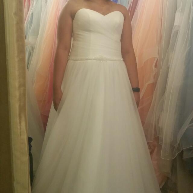 Brand New Customised Wedding Gown FOR SALE OR RENT, Women's Fashion