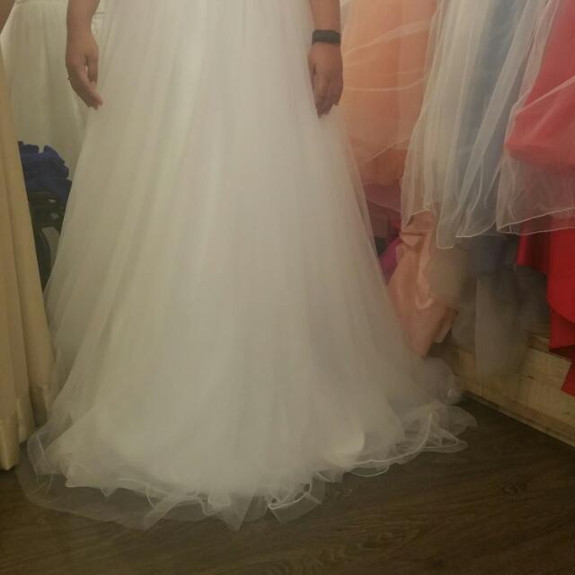 Brand New Customised Wedding Gown FOR SALE OR RENT, Women's Fashion